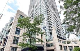 Квартира в Янг-стрит, Торонто, Онтарио,  Канада за C$803 000