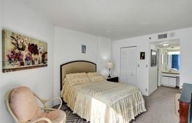 2-комнатные апартаменты в кондо 110 м² в Коллинз-авеню, США за $830 000