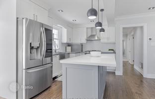 12-комнатный дом в Скарборо за C$1 695 000