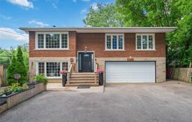 Дом в городе в Скарборо, Торонто, Онтарио,  Канада за C$1 377 000