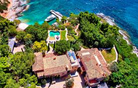 Элитная вилла с собственным уединенным пляжем, бассейном и зонами отдыха, Порто Хели, Греция за 46 000 € в неделю