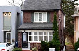 Дом в городе в Олд Торонто, Торонто, Онтарио,  Канада за C$1 147 000