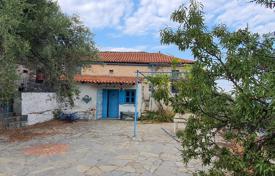 Традиционный каменный дом с садом и видом на море и горы, Тирос, Греция за 110 000 €