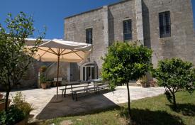 Просторная вилла с бассейном и большим садом, Отранто, Италия за 6 500 € в неделю