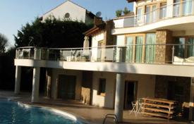 Трехэтажная меблированная вилла с бассейном, садом и парковкой в престижном районе, в 700 метрах от пляжа, Кассандра, Греция за 2 650 000 €