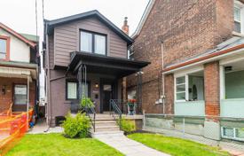 Дом в городе в Олд Торонто, Торонто, Онтарио,  Канада за C$1 145 000