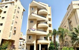 Пятикомнатная квартира на второй линии от моря в центре Нетании, Израиль за $685 000