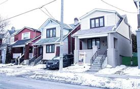 Дом в городе в Восточном Йорке, Торонто, Онтарио,  Канада за C$1 237 000