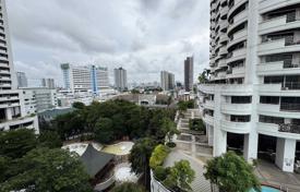 3-комнатные апартаменты в кондо в Бангкоке, Таиланд за $265 000