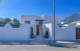 Светлая вилла с большим участком в Полопе, Аликанте, Испания за 422 000 €