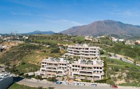 Эксклюзивные апартаменты с 3 спальнями и видом на море в Эстепоне за 430 000 €