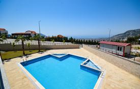 Дуплекс апартаменты с двумя балконами и садом, Тепе, Турция за $597 000