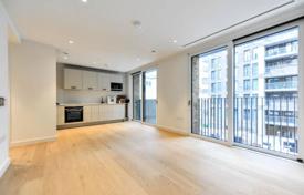 Трехкомнатные апартаменты в резиденции с террасой на крыше и панорамным видом, в центре Лондона, Великобритания за 1 629 000 €