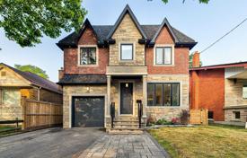 Дом в городе в Этобико, Торонто, Онтарио,  Канада за C$2 031 000