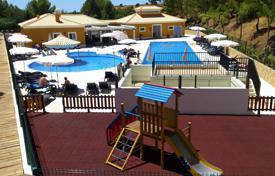 Вилла с бассейном и детской площадкой, Каштру Маринь, Португалия за 375 000 €
