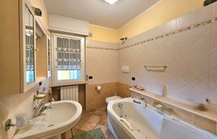 5-комнатная вилла 300 м² в Монтиньозо за 1 350 000 €