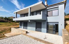 Современная двухэтажная вилла с красивым видом в Краниди, Пелопоннес, Греция за 380 000 €